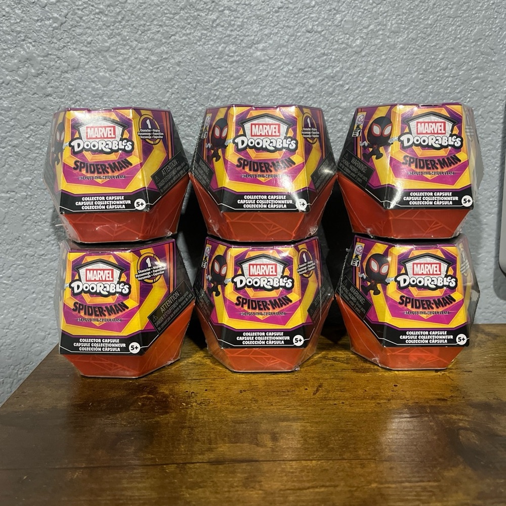 Marvel Spider-Man Doorables 6 collectable capsules